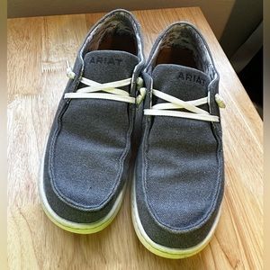 Size 11 women’s Ariat Hilo